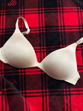 SKIMS Smooth Light Cream Contour push up T-Shirt Bra